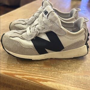 New Balance Kids' Sneakers- 327 New-B Hook & Loop
